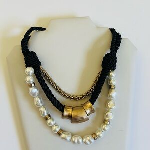 NWT Chico’s Elegant Gold and Black Pearl Statement Necklace✨